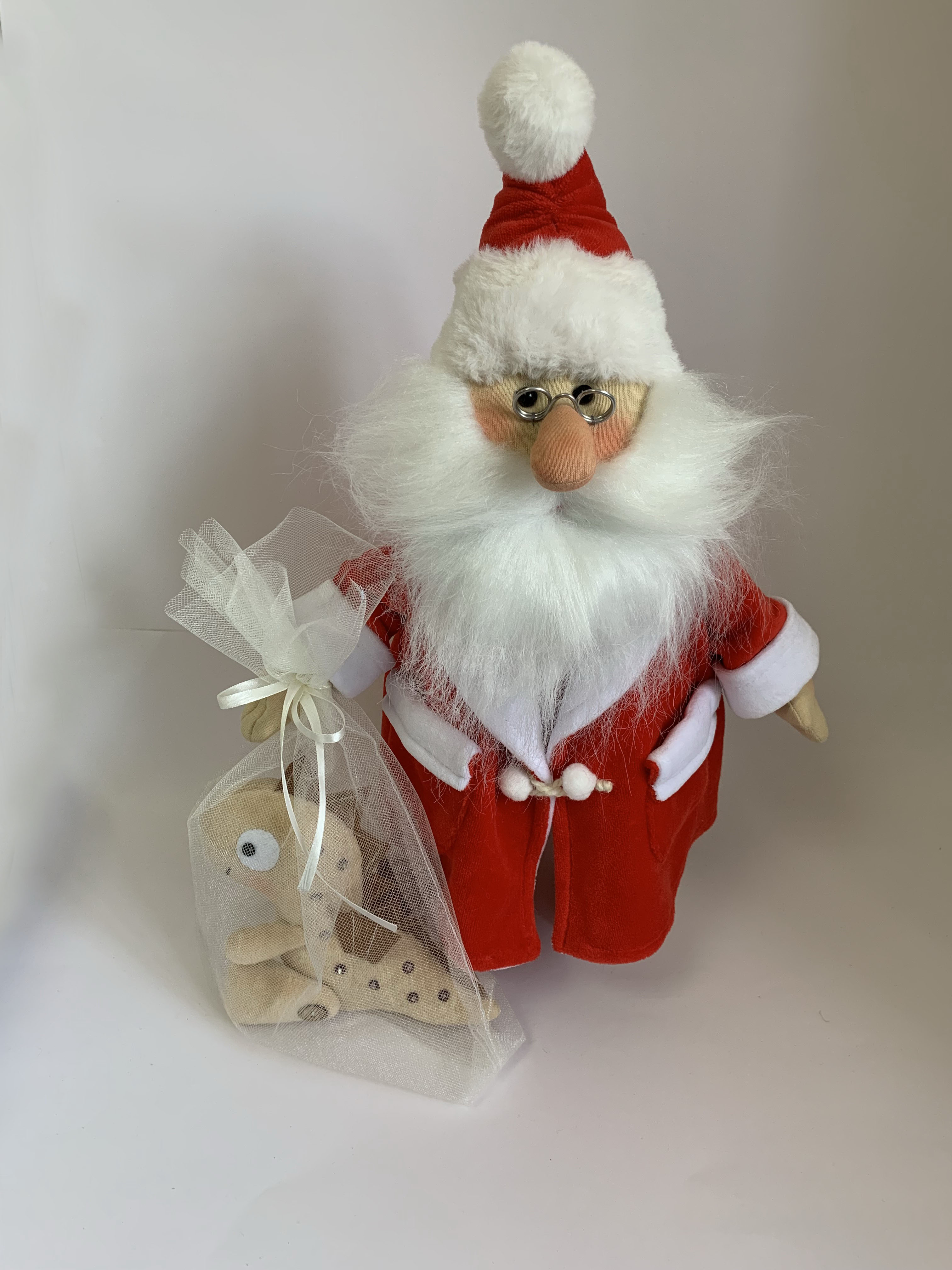Дед Мороз с подарком (48*33) Авторская игрушка для интерьера вид 2