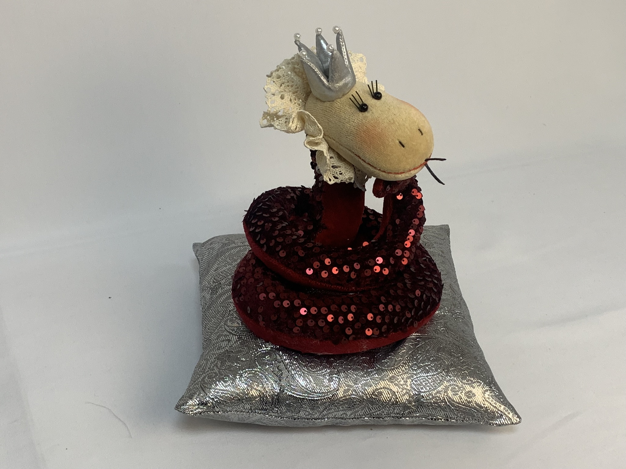 Царица Змей (25*30) Авторская игрушка для интерьера вид 3