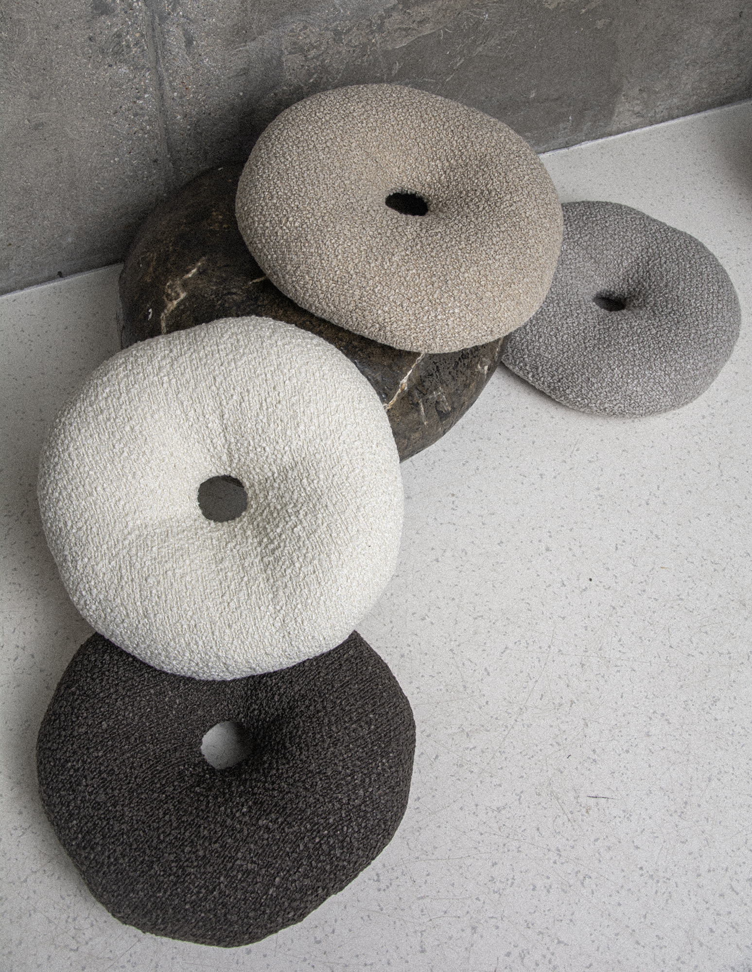 Подушка "Бублик" Bouclé – Latte вид 4