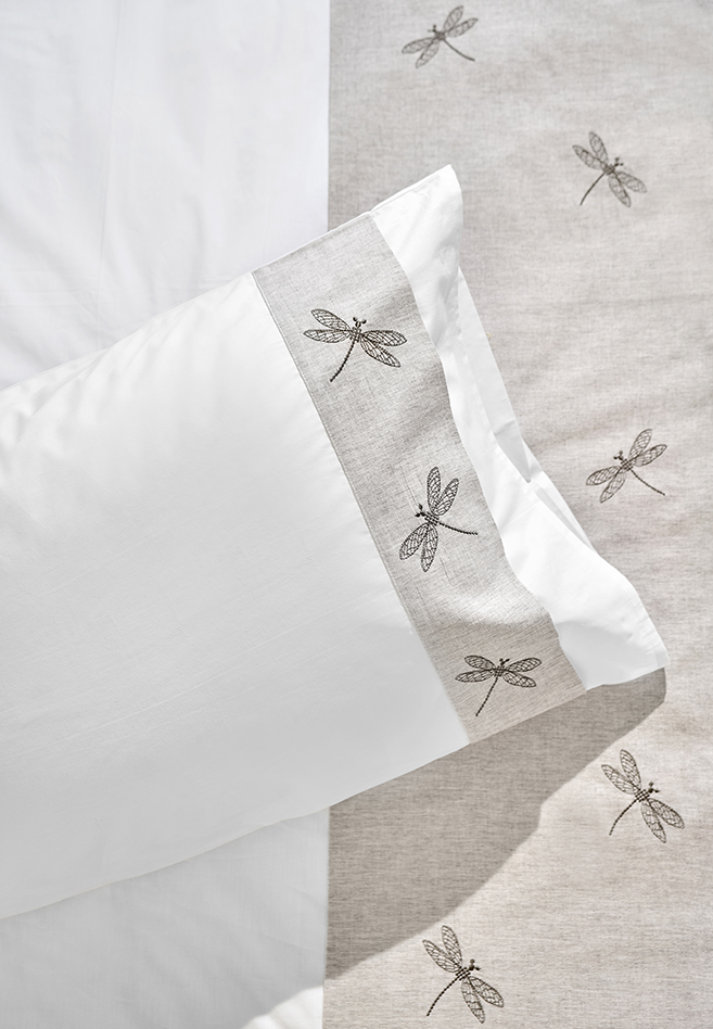 Наволочка с запахом "ВЕЧЕРНИЕ СТРЕКОЗЫ", перкаль/лён, белый/льняной/вышивка