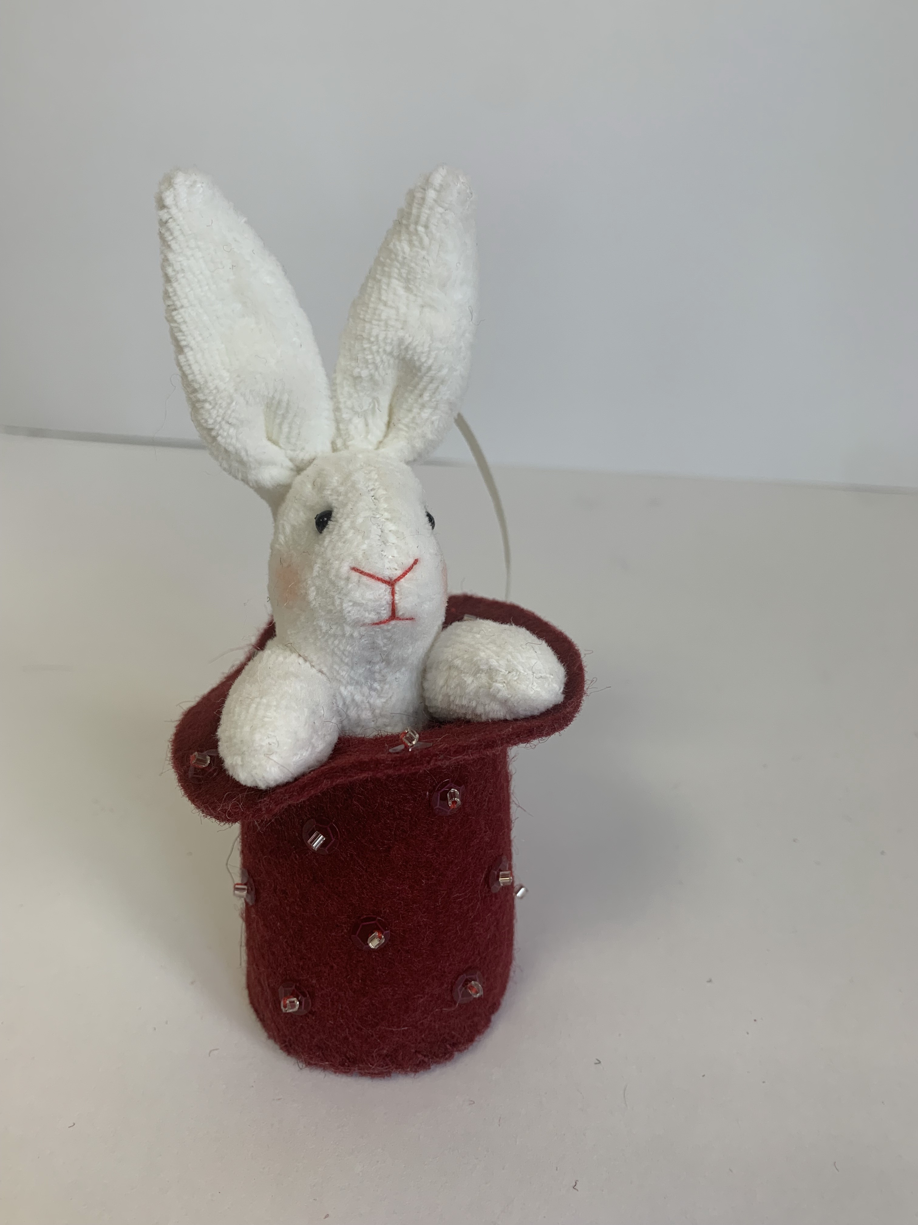 Елочное Украшение Зайчонок в шляпе маленький (13*7) Авторская игрушка для интерьера