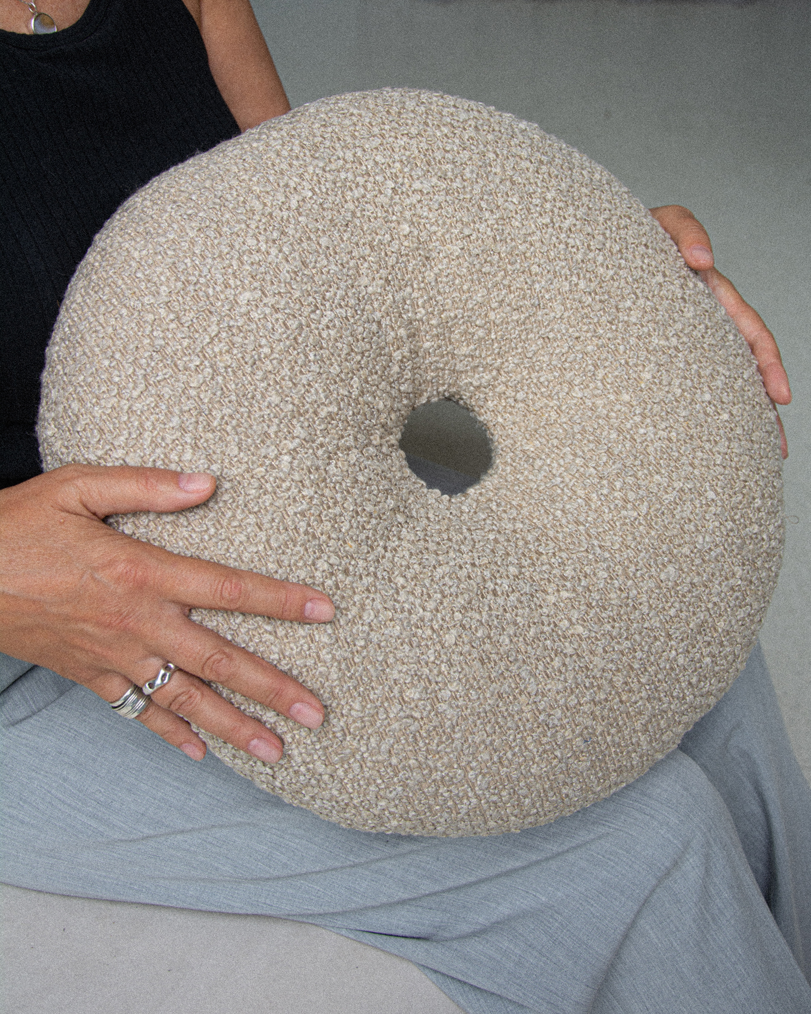 Подушка "Бублик" Bouclé – Latte вид 7