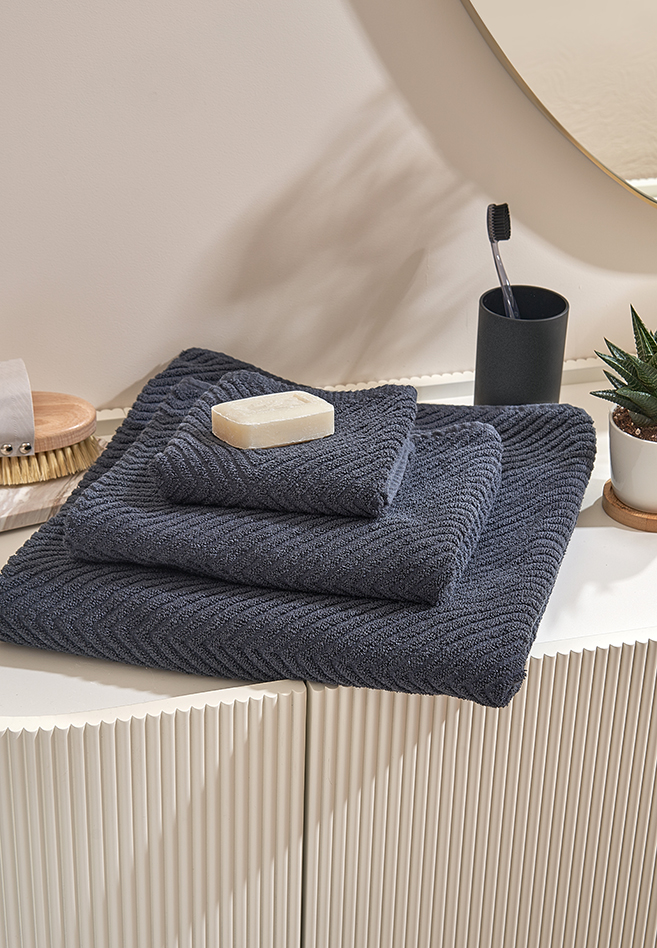 Полотенце "FITNESS", цвет: иссиня-чёрный вид 2