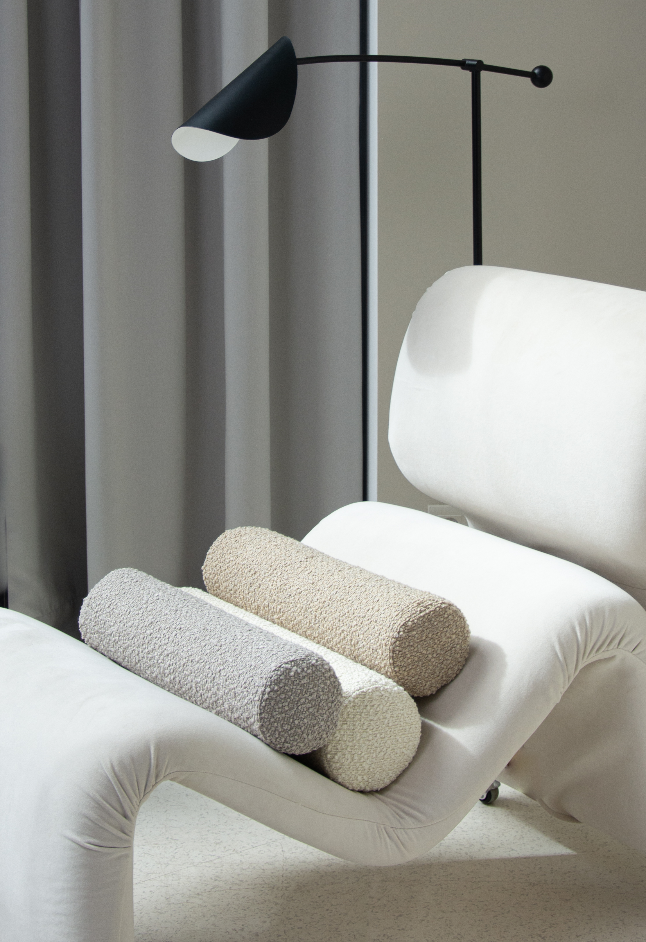 Подушка "Валик" Bouclé – Cream, съёмный чехол на молнии вид 2