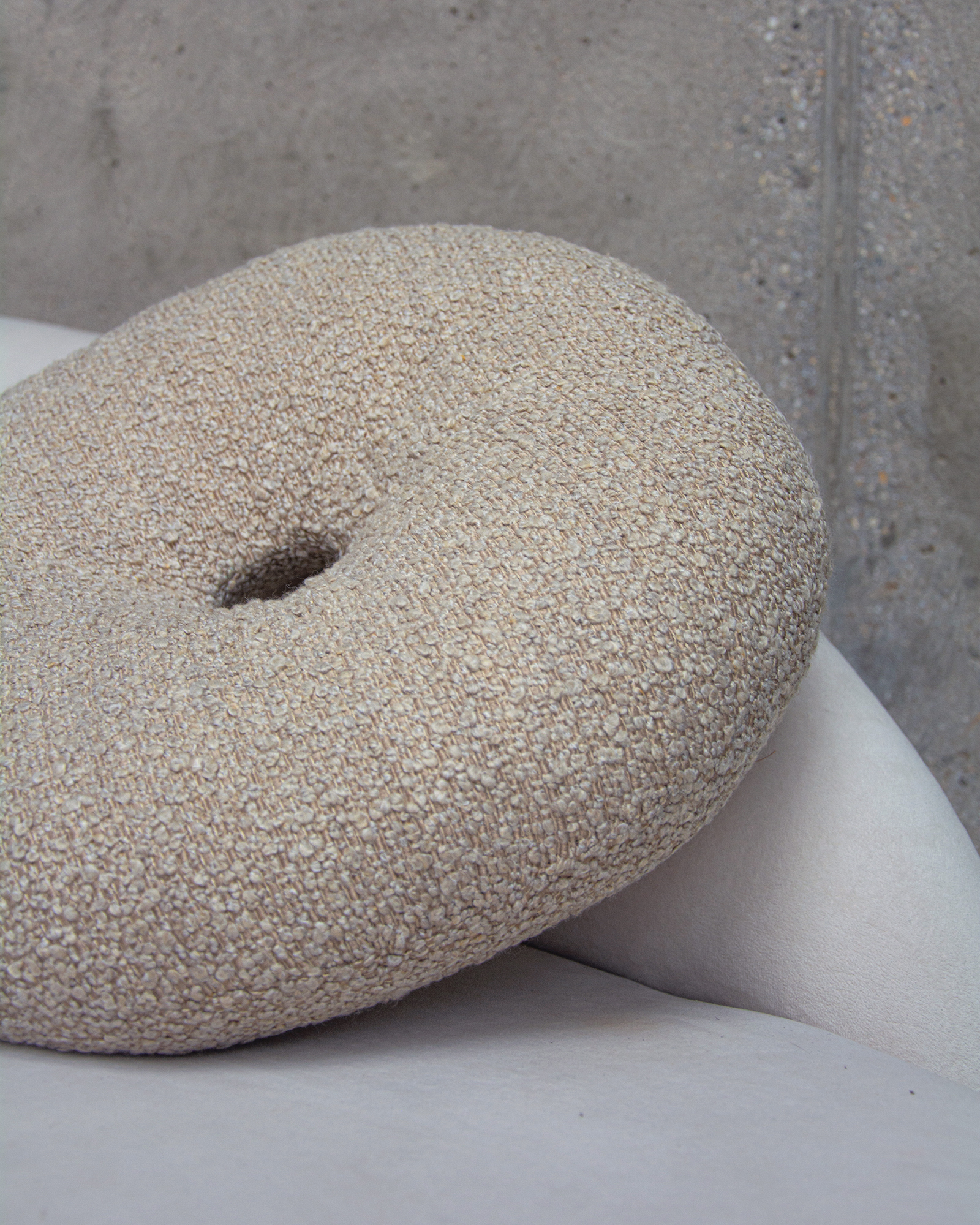 Подушка "Бублик" Bouclé – Latte вид 8