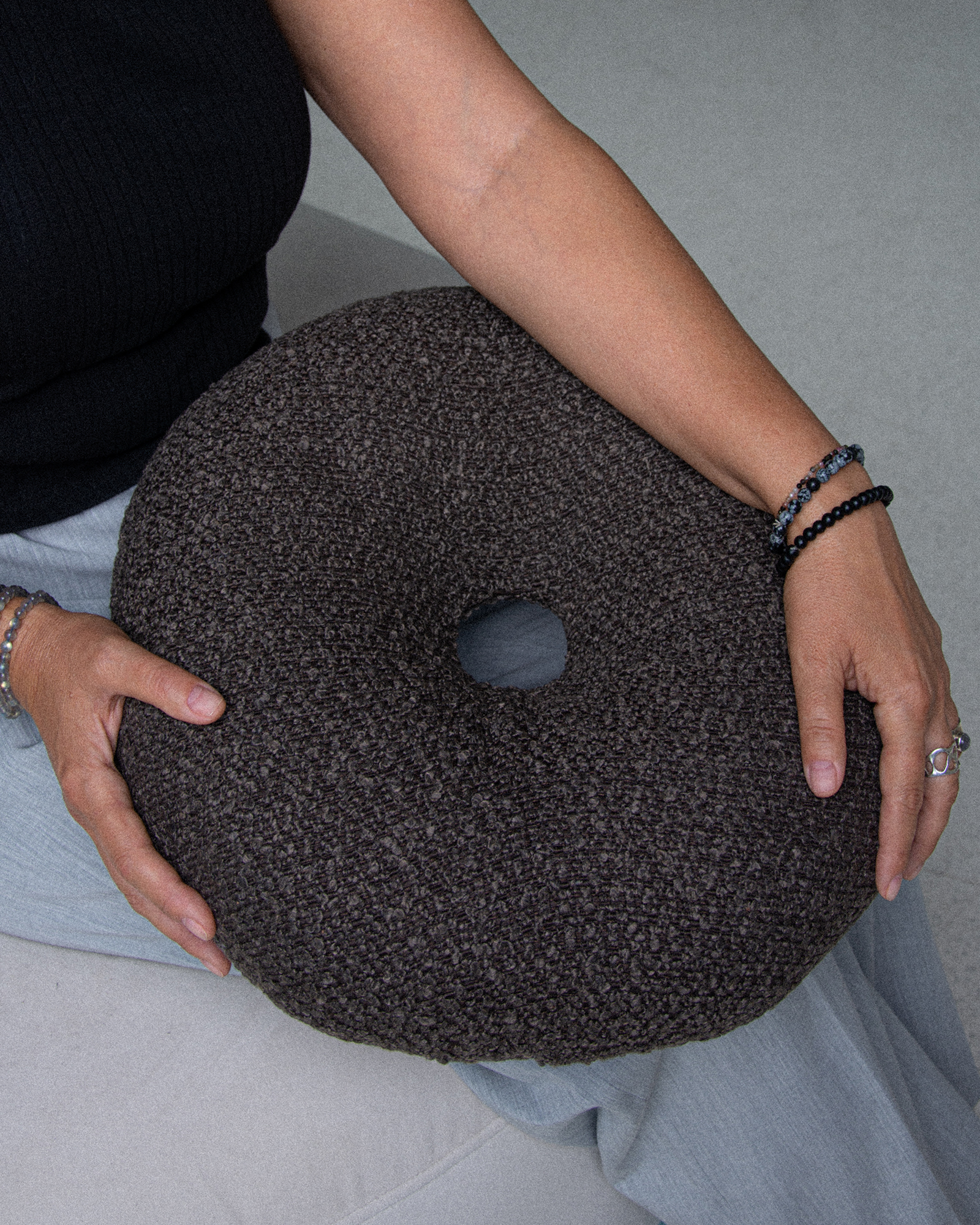 Подушка "Бублик" Bouclé – Chocolate вид 4